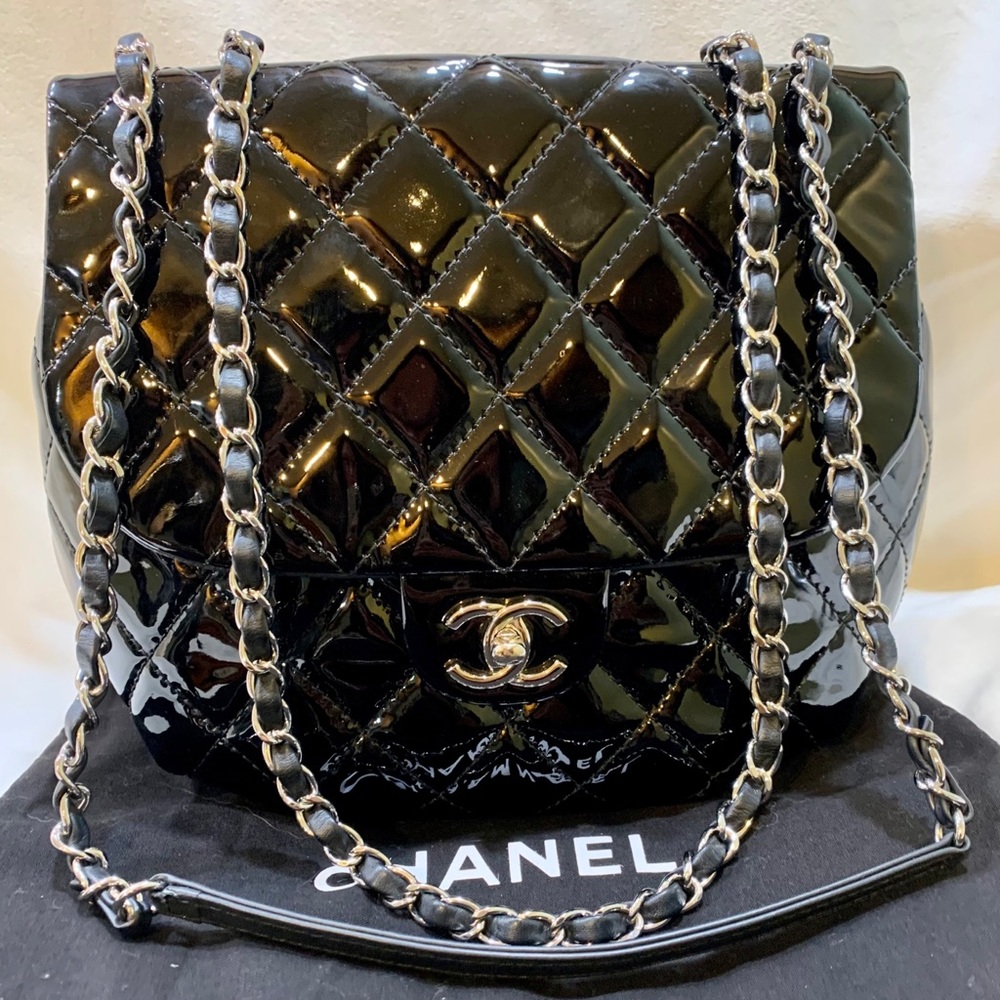 ❌SOLD❌💯Authentic Chanel Bubble Flap Bag Medium